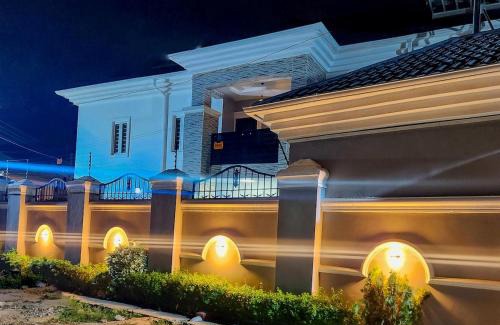 Oshodi-Isolo Apartment | Fola's House