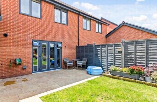 Folkestone House | Folkestone lovely home just off M20