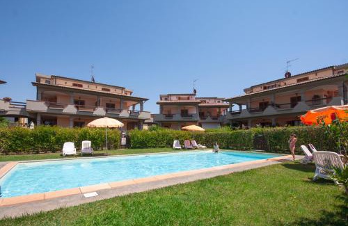 Follonica Apartment | Follonica Apartments - Pool & Relax