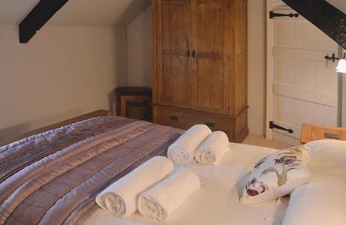 Avening House | Folly Cottage