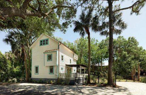 Folly Beach House | Folly Vacation 305 E Erie Fantastic Location