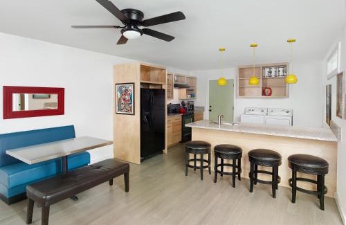 Folly Beach Apartment | Folly Vacation Great Location, Super Cute & Spacious Apt B