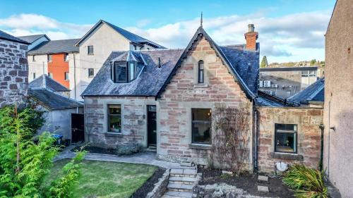 Murthly House | Fontain House: 4 bedroom Victorian villa