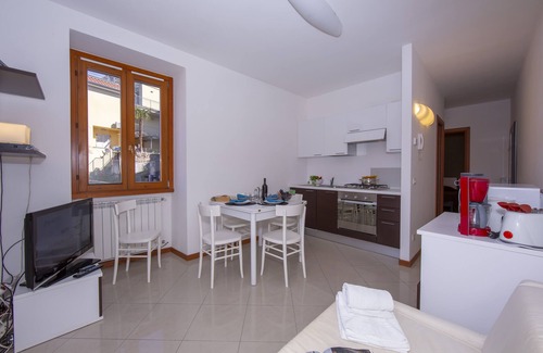 Fiumelatte Apartment | Fontana Del Lago Apt. 1