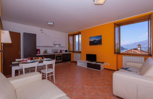 Fiumelatte Apartment | Fontana Del Lago Apt. 11