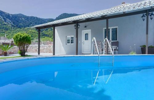 Salakos Villa | Fontana Luxury Villa Salakos With Pool Near Beach