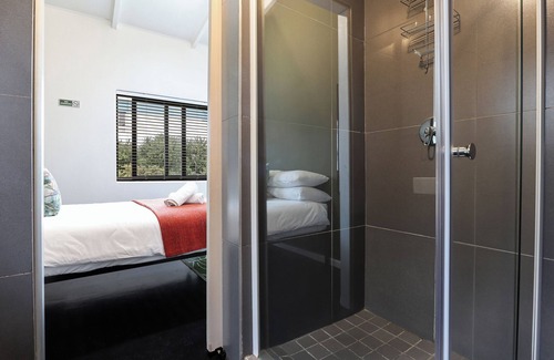 Sea Point Hotel | Fools Inn