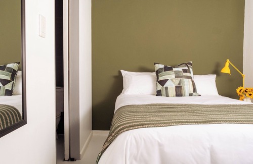 Sea Point Hotel | Fools Inn