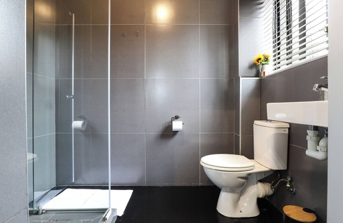 Sea Point Hotel | Fools Inn