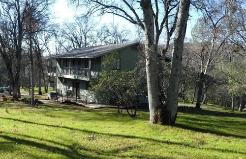 Midpines House | Foothill Acres - Family Cabin near Yosemite