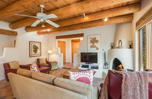 Santa Fe House | Foothills Retreat- Patios, Rooftop Deck, Quiet, 2BR