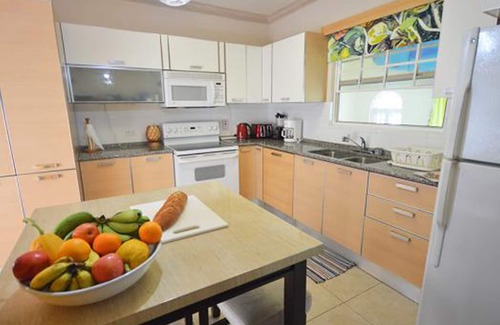 Douglas Condo | Footprints Whitesands G3