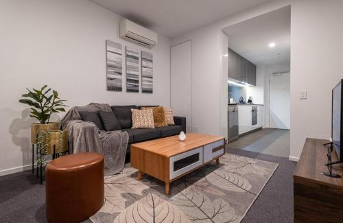 Footscray Apartment | Footscray Pool Pleasant &bright 2br2ba Apt