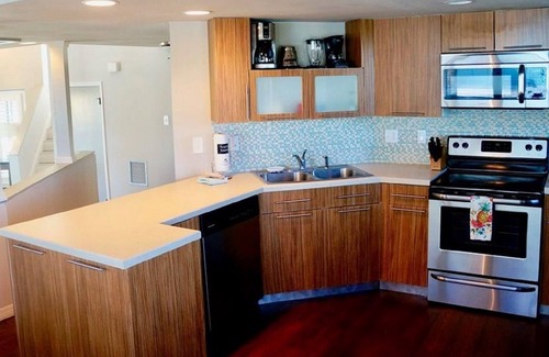 Marineland Acres House | Footsteps to the Beach - Sleeps 8-Quiet Beach in The Hammock