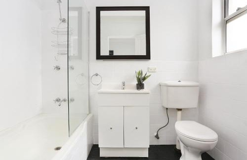 North Bondi Apartment | Footsteps to The Sand & Surf