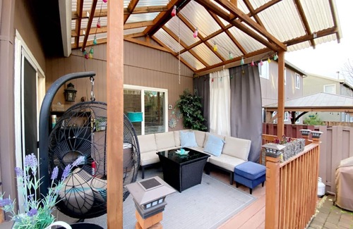 Hillsboro House | For 2 guests HOUSE next to INTEL, NIKE, SEASIDE, PCC, MALL