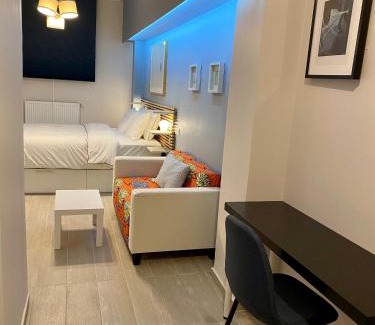 Ampelokipoi Apartment | For a genuine Athenian homestay!