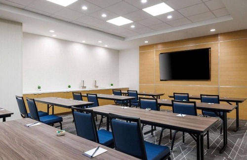 San Carlos House | For a prime destination that’s ideal for business and leisure travelers alike