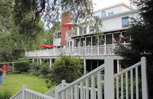 West Newbury Villa | For Business and Pleasure Travelers. Pink room.