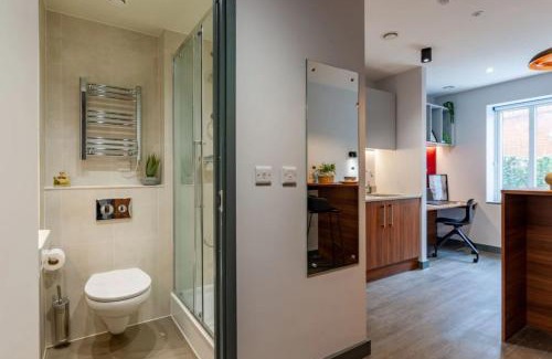 Runnymede Apartment | For Students Only - Straits Garden at Egham