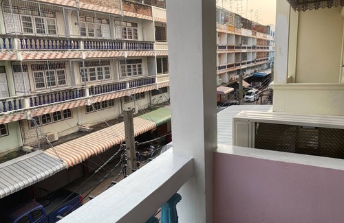 Bang Kho House | For3-7guests private 3storey townhouse near The Mall Thapra Department Store