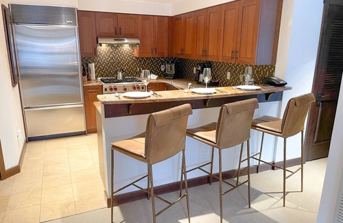 Mountain Village Apartment | Forbes 5 Star Hotel - Ski-in Ski-out Private Residence with Heated Pool