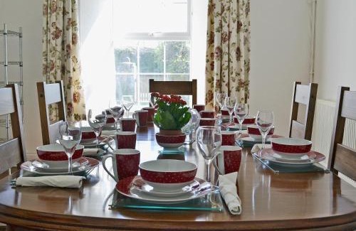Pembroke House | Ford Farmhouse