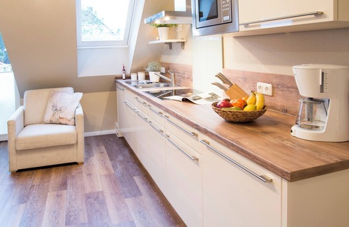 Murwik Apartment | Fördewald - WLAN, parking space, washing machine, balcony, 1st floor, TV, bathroom with shower