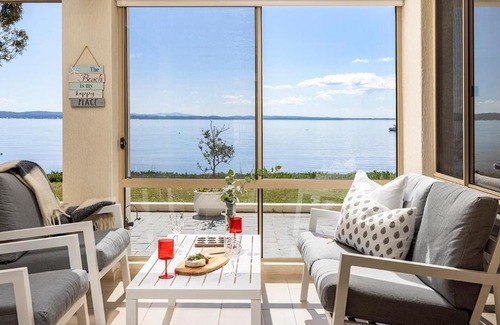 Salamander Bay House | Foreshore Delight