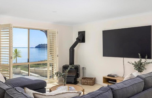 Salamander Bay House | Foreshore Delight