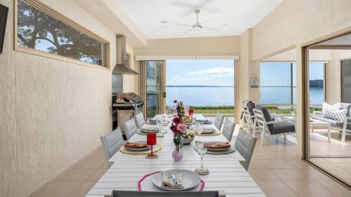 Salamander Bay House | Foreshore Delight