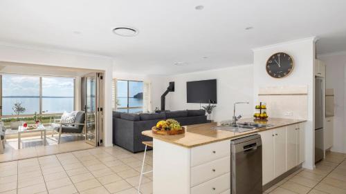 Salamander Bay House | Foreshore Delight