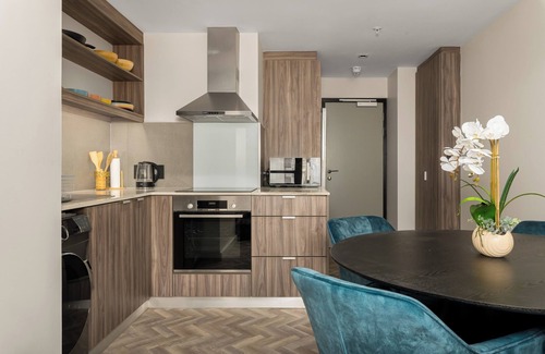 Flora Park Apartment | Foreshore Place | Modern One Bed Apt | Netflix