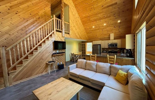 Northern Bruce Peninsula Cabin | Forest Cabin by National Park & Tobermory