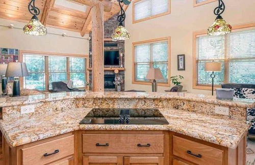 Milton Cabin | Forest Creek Lodge Su