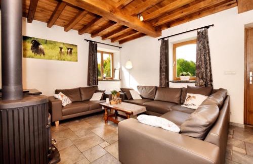 Commanster House | Forest-Edge Stay, Burtonville, cleaning included