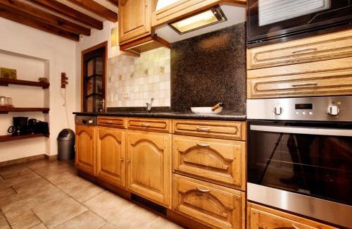 Commanster House | Forest-Edge Stay, Burtonville, cleaning included