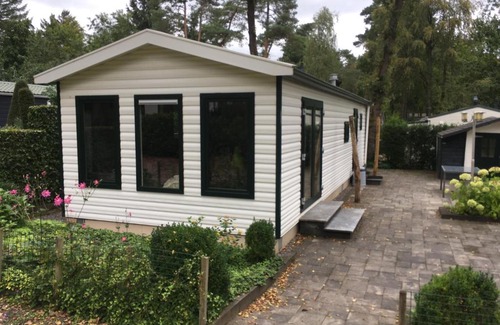 Beekbergen-West Ski Chalet | Forest Family 6 persoons op 5 sterren park