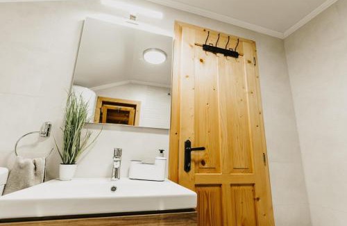 Izvoare House | Forest Garden & House