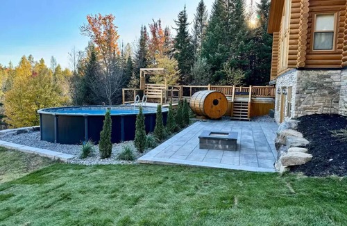 Fiddler Lake Resort Ski Chalet | Forest Getaway, Soak in the Spa, Sauna, Fireplace