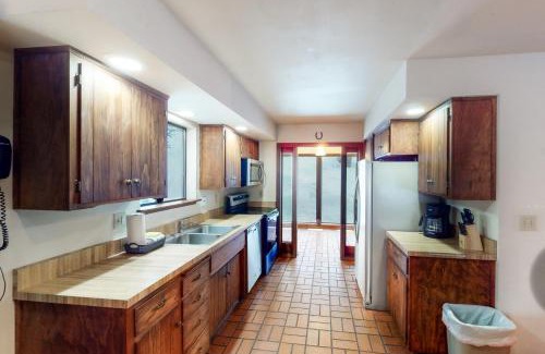 Yosemite West House | Forest Glen