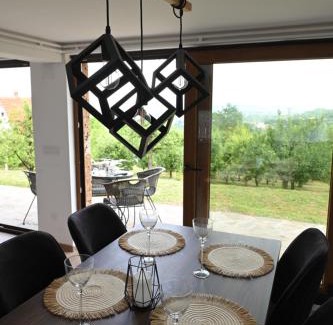 Central Serbia House | Forest Heaven Retreat with jakuzz