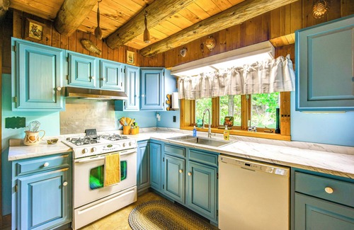 Plainfield Cabin | Forest Hideaway in Plainfield: Hike, Paddle & Ski