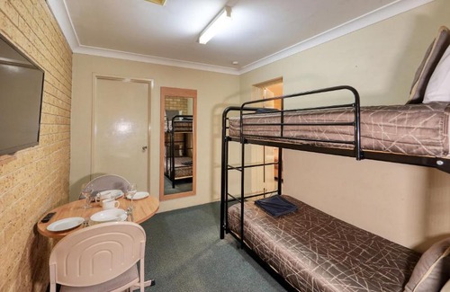 Dubbo Hotel | Forest Lodge Motor Inn & Restaurant