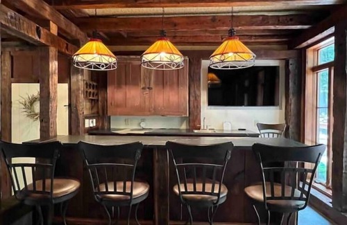 Fayetteville House | Forest Manor - Beautiful & Rustic