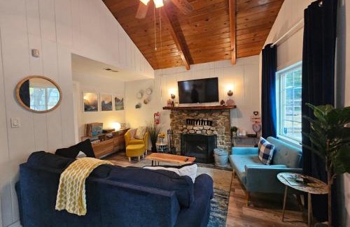 Big Bear City House | Forest Moon Cottage