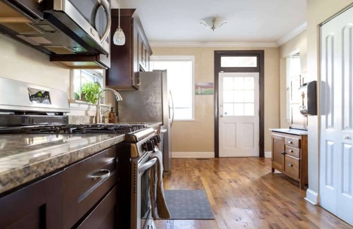 St. Louis House | Forest Park 4BR/3BA | 1st Fl Master/ABODEbucks