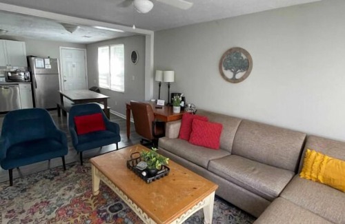 Crestwood South Hotel | Forest Park Place
