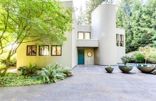 Coos Bay House | Forest Ridge Retreat