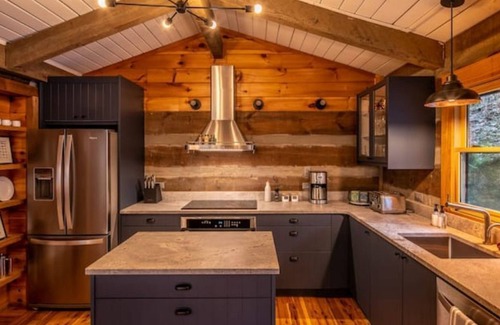 Apple Ridge Cabin | Forest & Stream Cabin near Blowing Rock